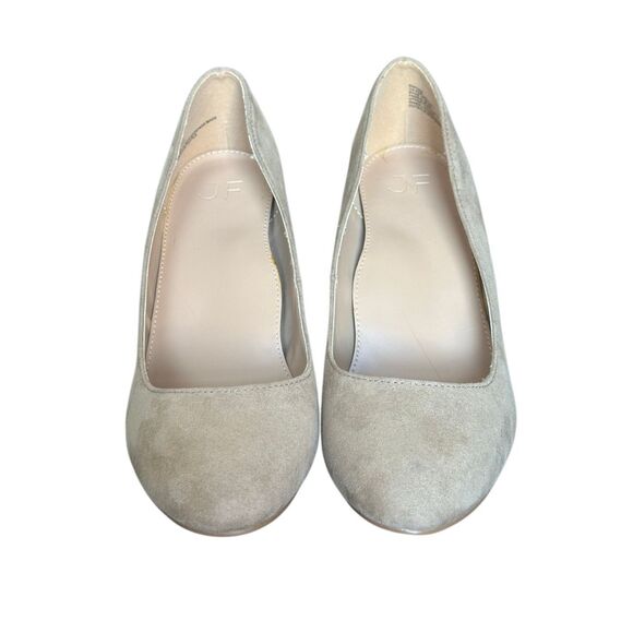 JF Women’s Beige Block Heel Faux Suede Pumps Size 8 - Picture 6 of 12